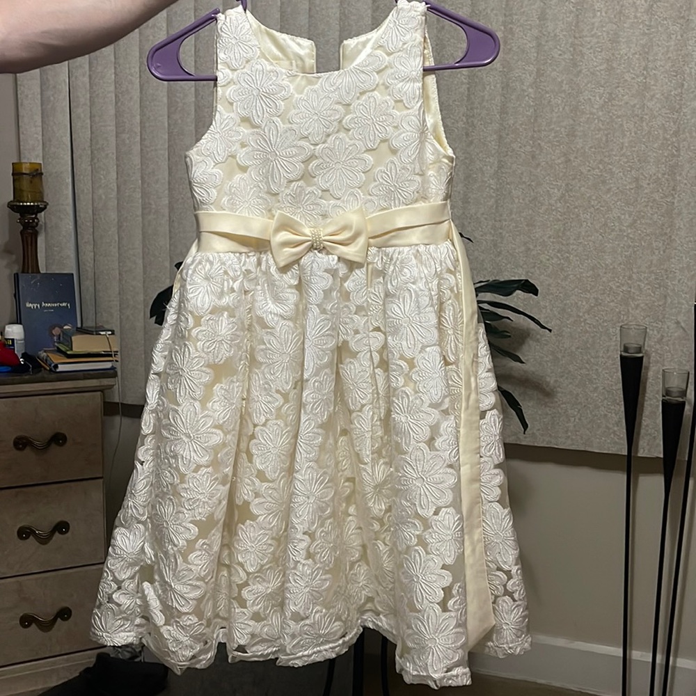 Girls dress